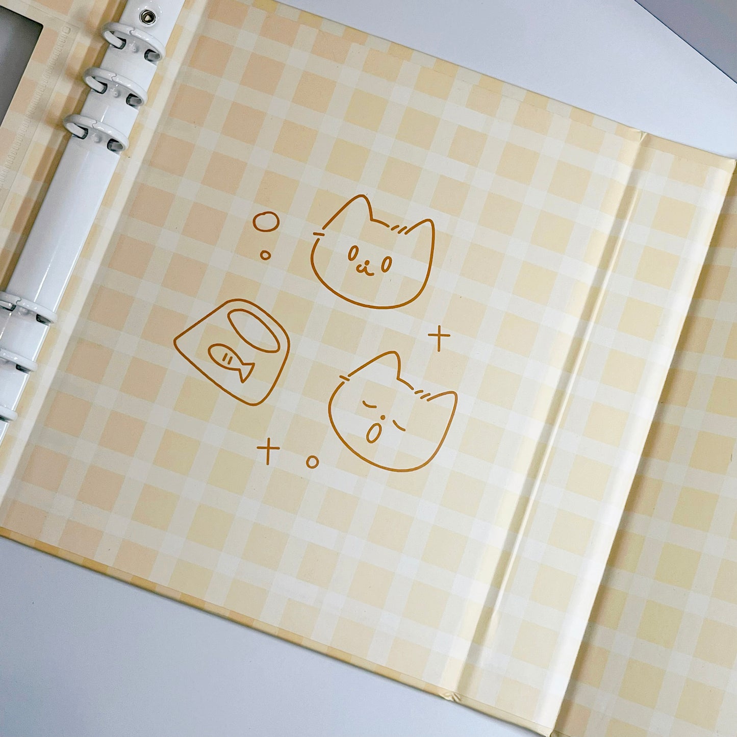[054] A5 Photocard Binder — Cat Design with Full Wrap Magnetic Closure