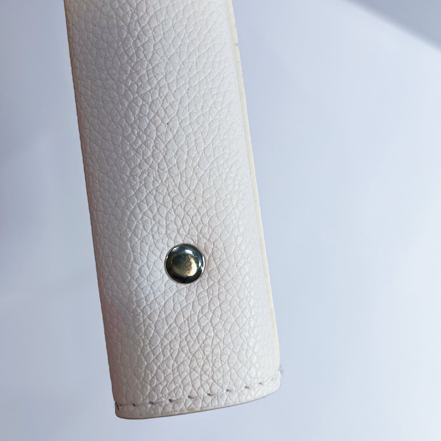 [064] A5 Photocard Binder — Pebbled Leather in Soft White
